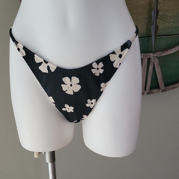 Zulu & Zephyr Black and Bone Reversible  String Brief Bikini Bottom - Picture 3 of 15